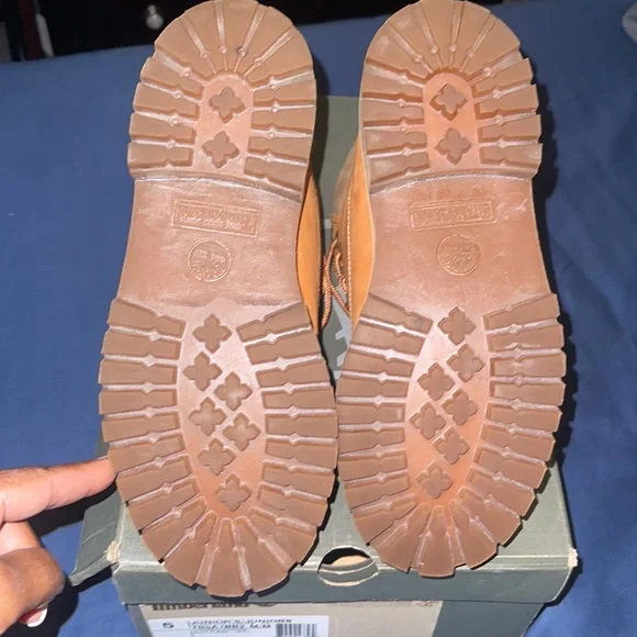 Timberland Boots - Picture 6 of 8